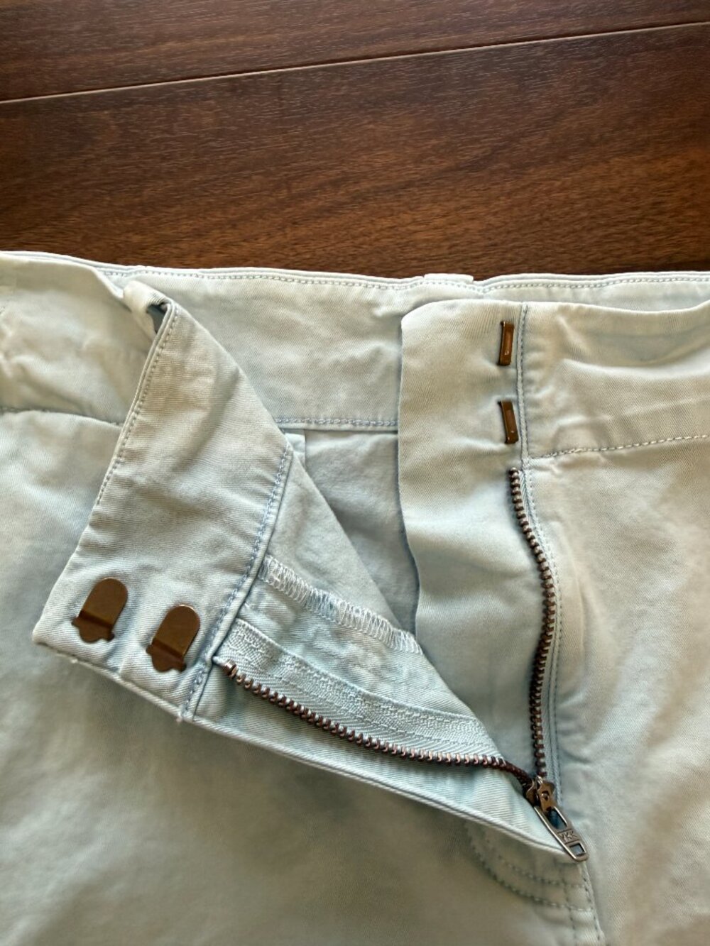 Vineyard Vines Women’s chino shorts 14 - Picture 9 of 14